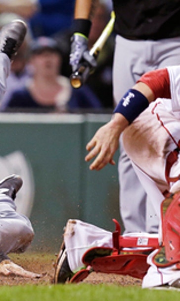 Abreu's double in 10th lifts White Sox over Red Sox, 3-1